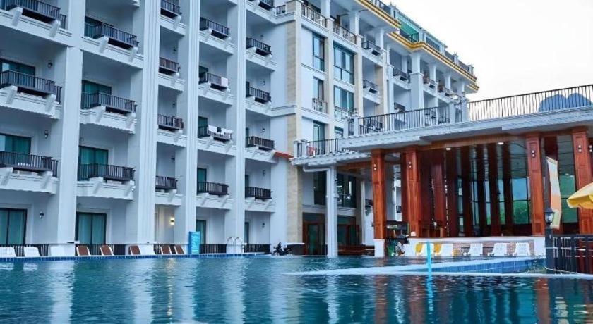 Thavisouk Riverside Hotel Vang Vieng Exteriör bild
