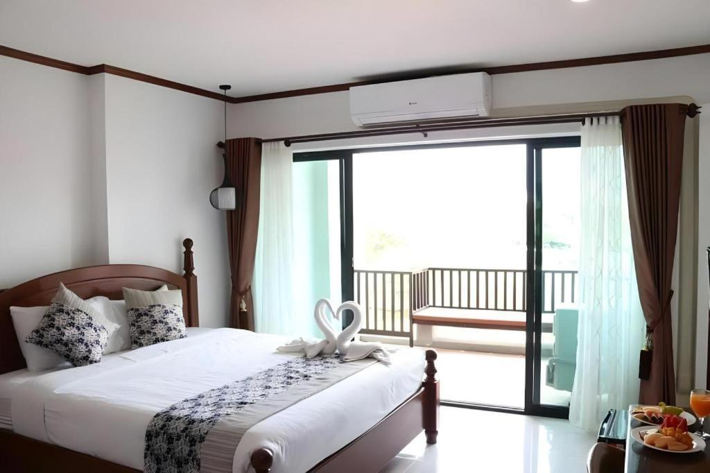 Thavisouk Riverside Hotel Vang Vieng Exteriör bild