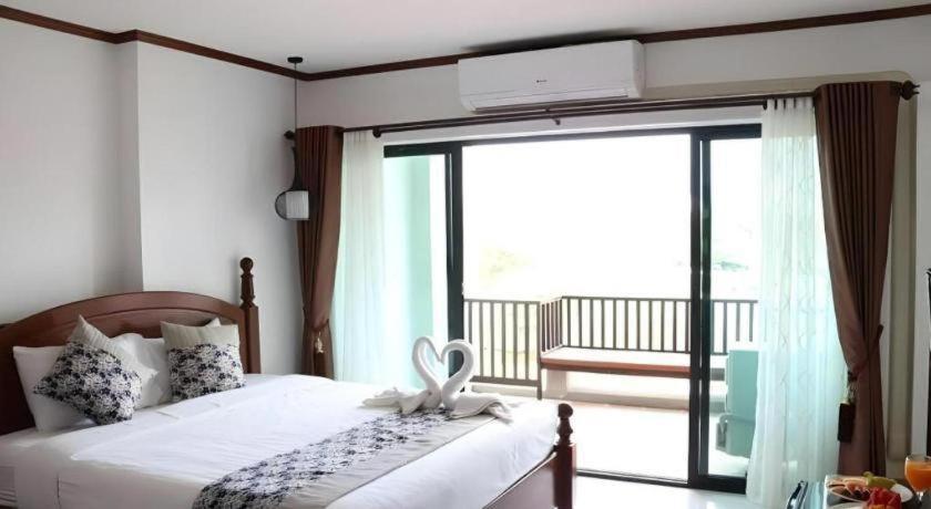 Thavisouk Riverside Hotel Vang Vieng Exteriör bild