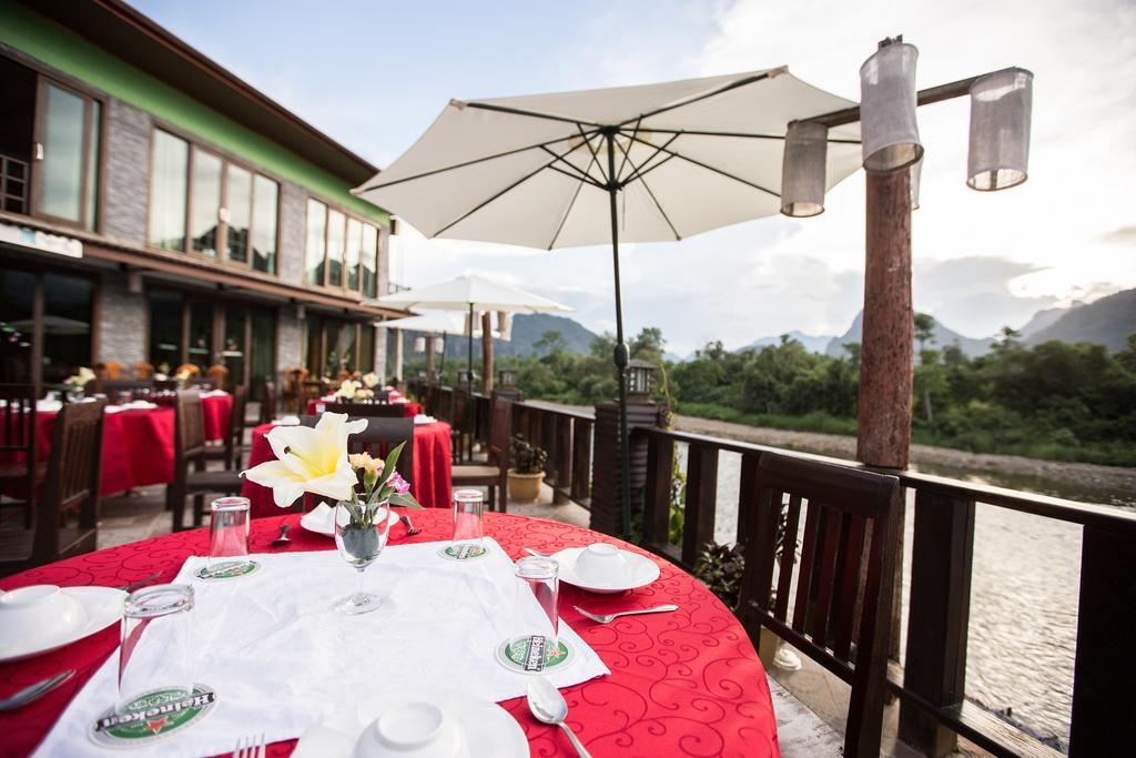 Thavisouk Riverside Hotel Vang Vieng Exteriör bild