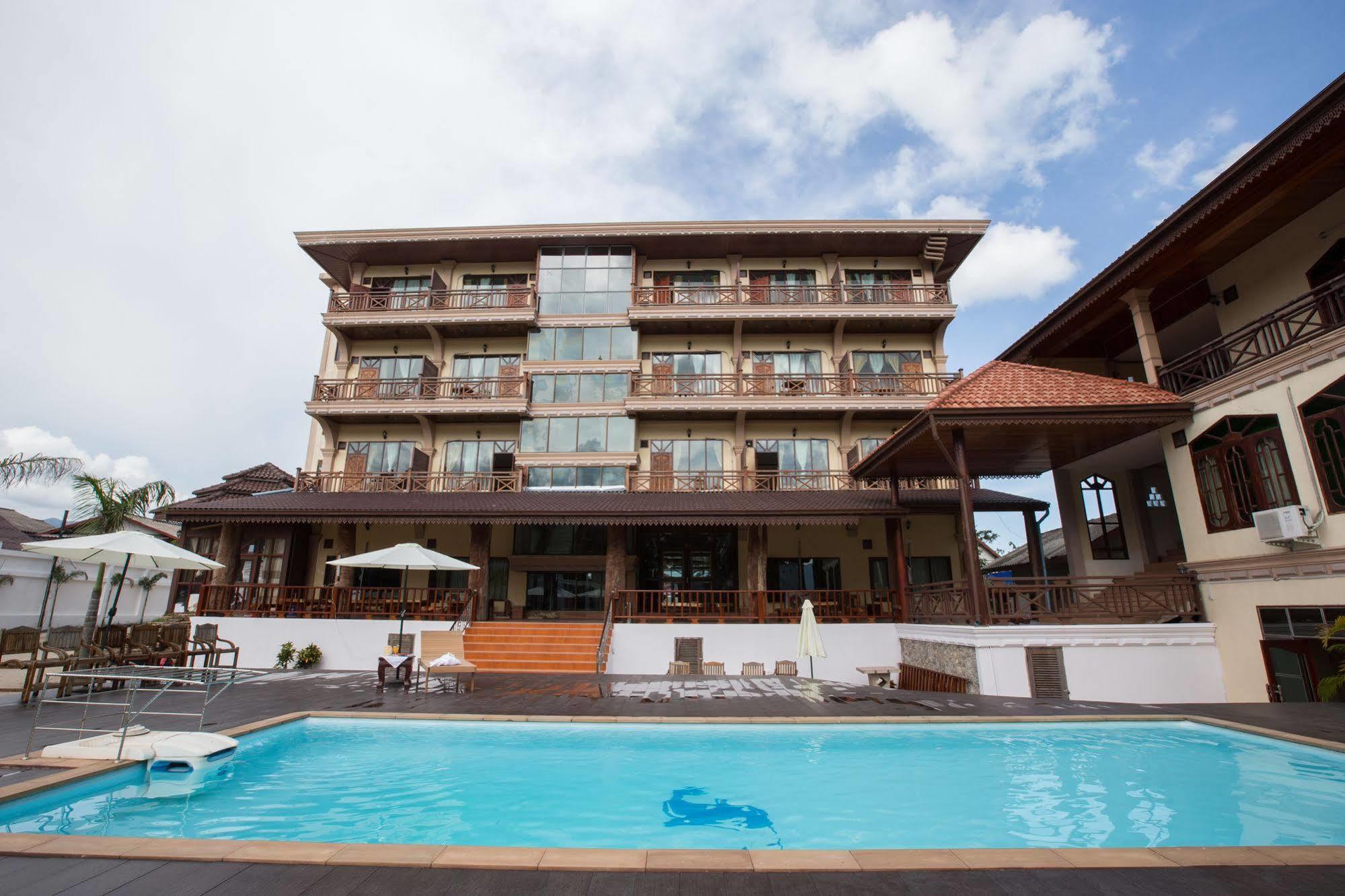 Thavisouk Riverside Hotel Vang Vieng Exteriör bild