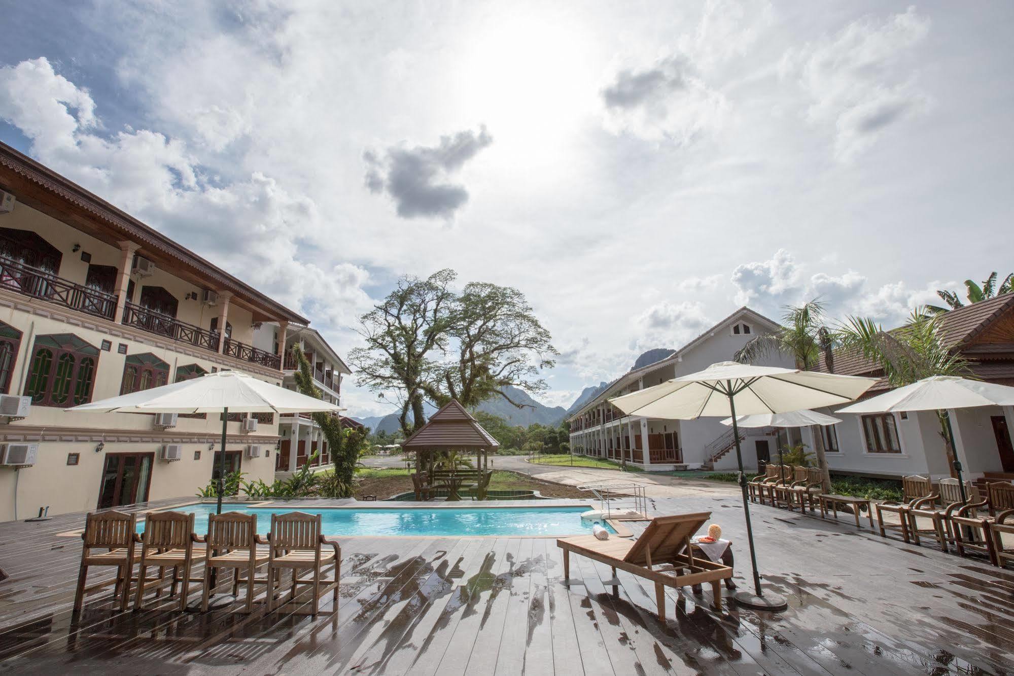 Thavisouk Riverside Hotel Vang Vieng Exteriör bild