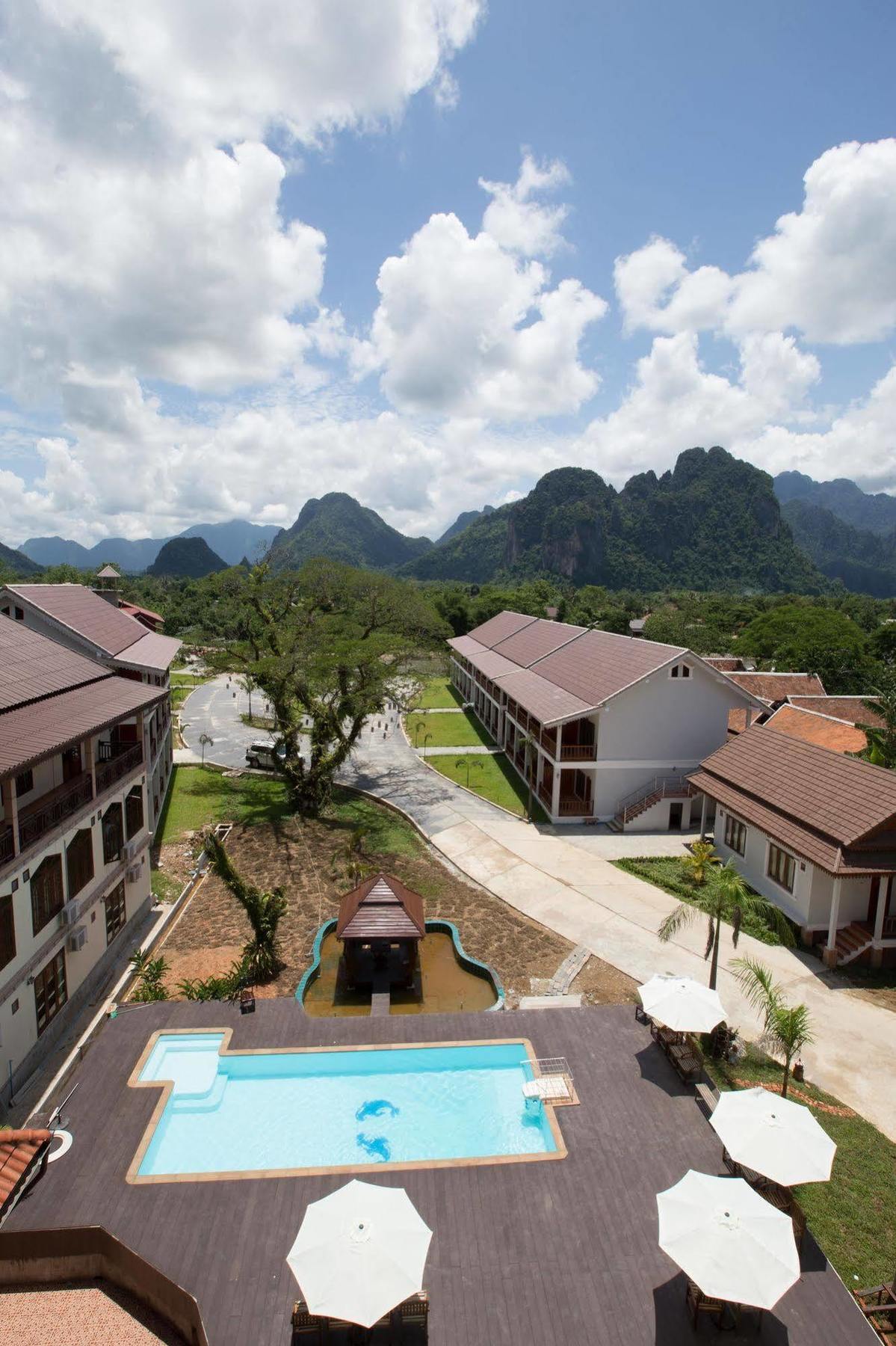 Thavisouk Riverside Hotel Vang Vieng Exteriör bild
