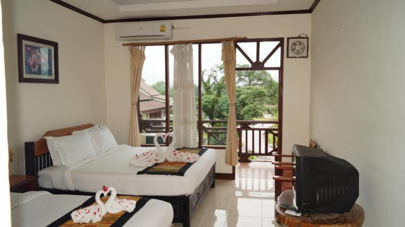 Thavisouk Riverside Hotel Vang Vieng Exteriör bild